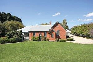 Woodend Old School House Bed And Breakfast - Brisbane Tourism 0