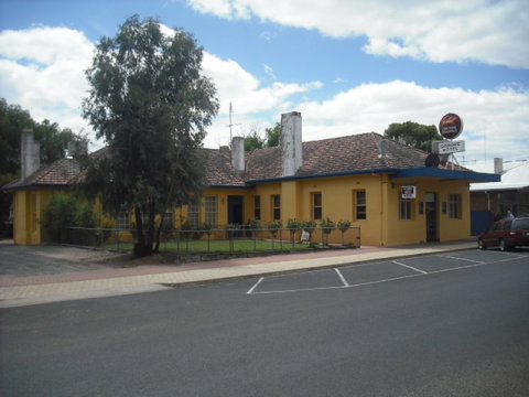 Goroke Hotel Bar & Bistro - Tourism Brisbane 0