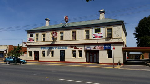 Country Club Hotel Motel - Tourism Brisbane 0