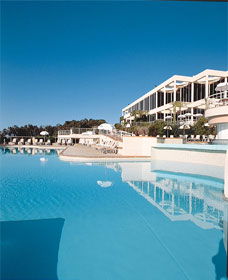 Absolute Beachfront Opal Cove Resort - Brisbane 4u 0