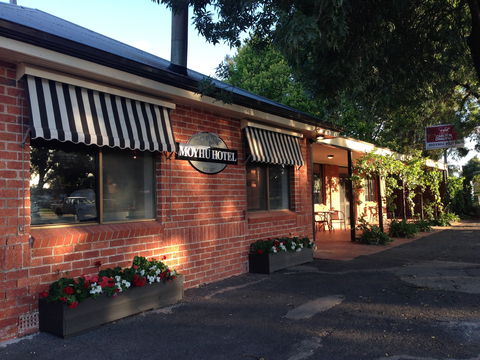 Moyhu Hotel - Tourism Brisbane 0