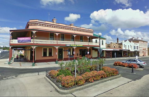 Murrumbidgee Hotel - Brisbane Tourism 0