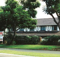 A Tudor Lodge Motel - Tourism Brisbane