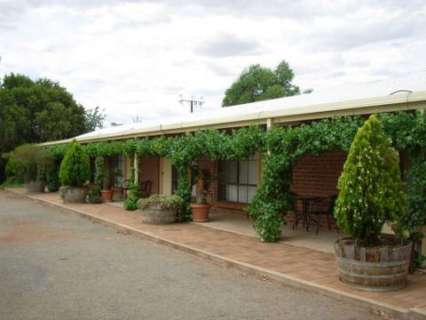 Roundhouse Motel - Tourism Brisbane 8