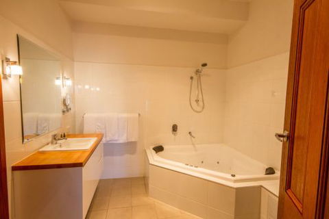 JV Jones Pty Ltd - Brisbane Tourism 5