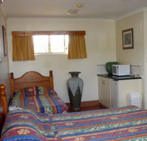 Glenmore Hotel Motel - Tourism Brisbane 4