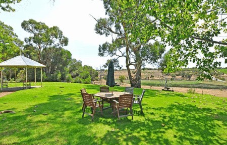 Currency Creek Winery - Brisbane 4u 1