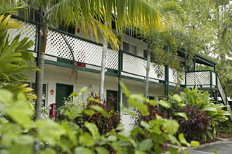 All Seasons Cairns Gateway Resort - Brisbane 4u 1