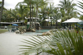 All Seasons Cairns Gateway Resort - Brisbane 4u 2