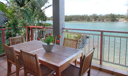 Sunrise Cove Holiday Apartments - Tourism Brisbane 1