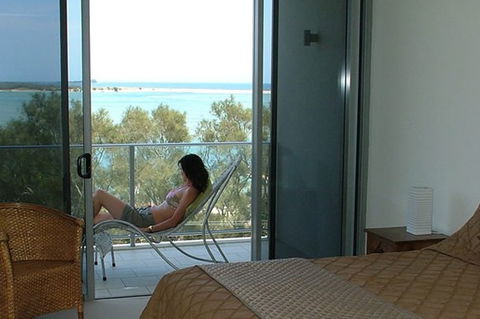 Space Holiday Apartments - Brisbane 4u 3