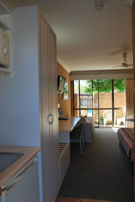 Port O'Call Motel - Tourism Brisbane 2