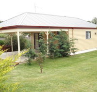 Gumtrees Cottage - Brisbane Tourism