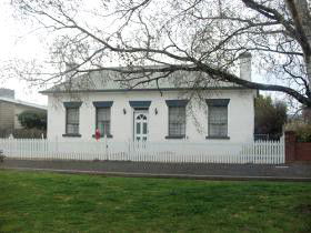 Batt's Cottage - Tourism Brisbane 0