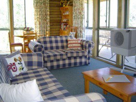 Myrtle Creek Cottages - Tourism Brisbane 0