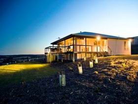 Captain's Rest - Brisbane 4u 0