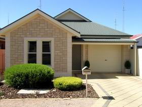 Kadina Luxury Villas - Brisbane 4u 0