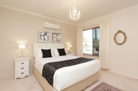 Tea Tree Manor - Brisbane 4u 0