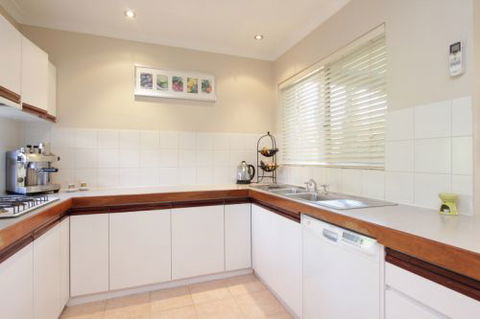 Tea Tree Manor - Brisbane 4u 6