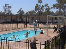 Lake Leslie Tourist Park - Tourism Brisbane 0