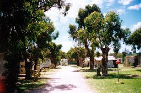 Bathers Paradise Caravan Park - Tourism Brisbane 0