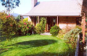 Canowindra Cottage - Tourism Brisbane 0