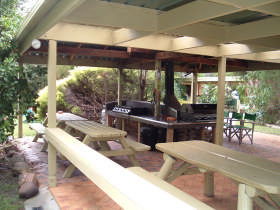 Melaleuca Grove Holiday Units & Motor Inn - Tourism Brisbane 0