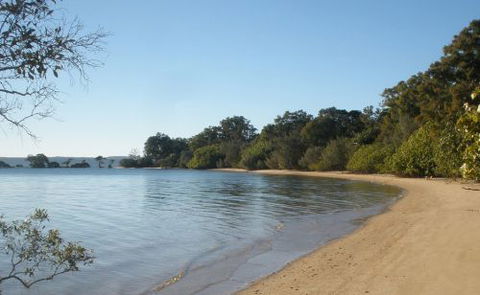 Coochiemudlo Island Family Beach House - Tourism Brisbane 2
