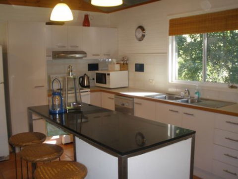 Coochiemudlo Island Family Beach House - Tourism Brisbane 3