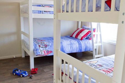 Coral Sands Luxury Beach House - Tourism Brisbane 5