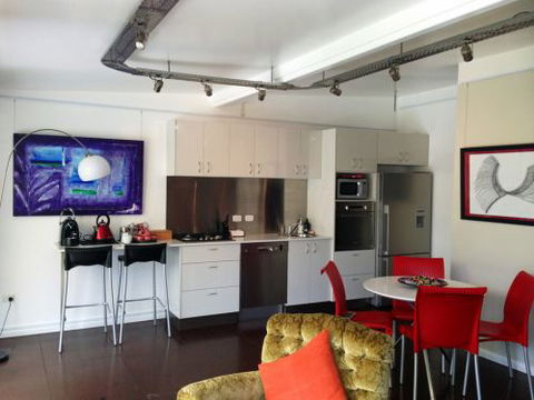 ArtHOUSE Beachfront Accommodation - Tourism Brisbane 1