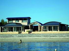 Baird Bay Ocean Eco Apartments - Brisbane Tourism 0