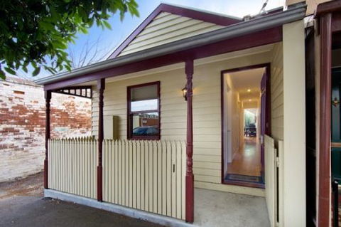 Port Melbourn Cottage - Stay Innercity - Brisbane Tourism 0