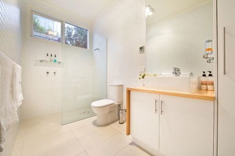Port Melbourn Cottage - Stay Innercity - Brisbane Tourism 5
