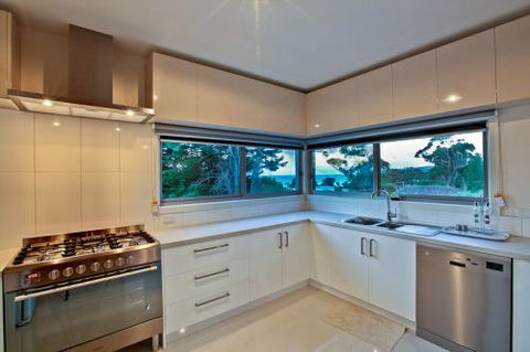 MORNINGTON PENINSULA ACCOMMODATION BEACH HOUSE - Tourism Brisbane 1