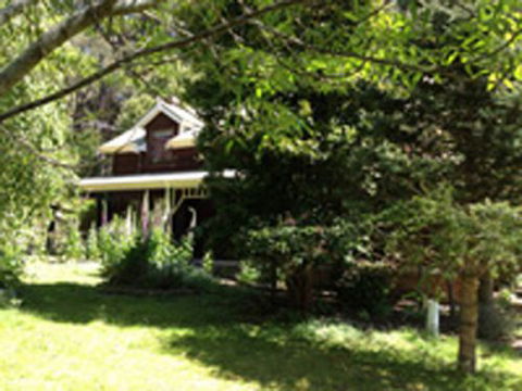Woodlands Retreat - Brisbane Tourism 0
