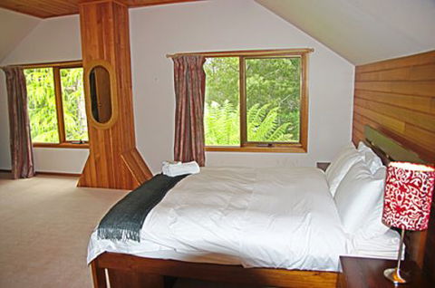 Woodlands Retreat - Brisbane Tourism 3