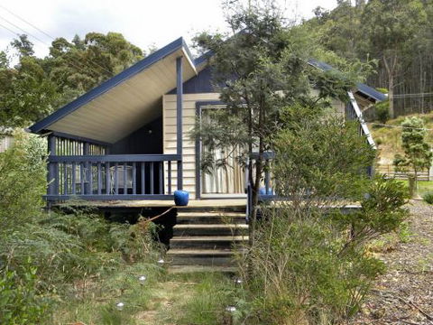 Huon Charm Waterfront Cottages - Tourism Brisbane 0