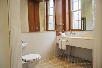 Holiday Inn Old Sydney The Rocks - Tourism Brisbane 2