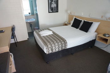 Econo Lodge Tamworth - Tourism Brisbane 11