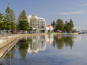 Oaks Waterfront Resort - The Entrance - Brisbane 4u 11