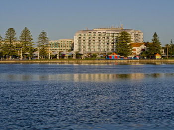 Oaks Waterfront Resort - The Entrance - Brisbane 4u 12