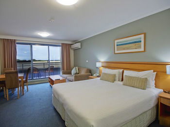 Oaks Waterfront Resort - The Entrance - Brisbane 4u 16
