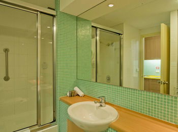 Oaks Waterfront Resort - The Entrance - Brisbane 4u 18
