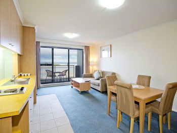 Oaks Waterfront Resort - The Entrance - Brisbane 4u 30