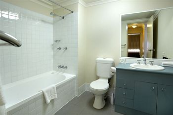 APX Parramatta - Brisbane 4u 1