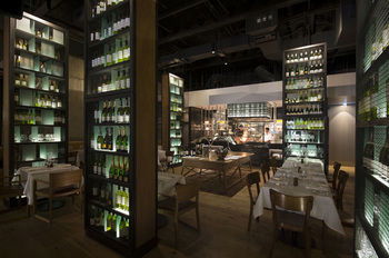 DoubleTree By Hilton Hotel Melbourne - Flinders Street - Tourism Brisbane 1