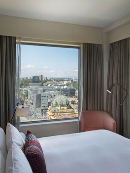 DoubleTree By Hilton Hotel Melbourne - Flinders Street - Tourism Brisbane 10