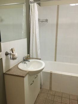 Waldorf The Entrance Serviced Apartments - Tourism Brisbane 10