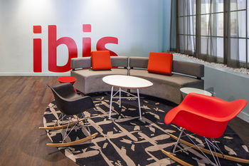 Ibis Melbourne Hotel And Apartments - Tourism Brisbane 3